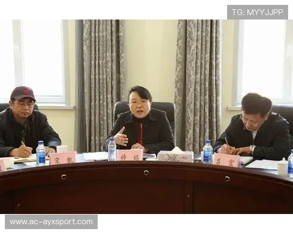 球员受邀参与市政府体育发展座谈贡献专业意见